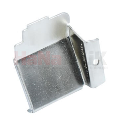 Juki Overlok 3-4 İplik Ön Sürgü Kapak Sacı / 121-47807